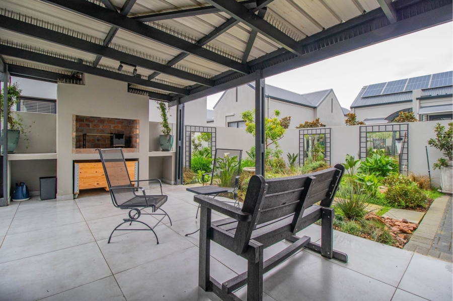 3 Bedroom Property for Sale in Aan de Wijnlanden Western Cape